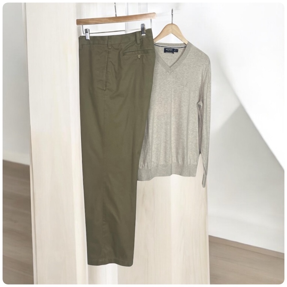 Banana Republic Green Chinos Relaxed Fit